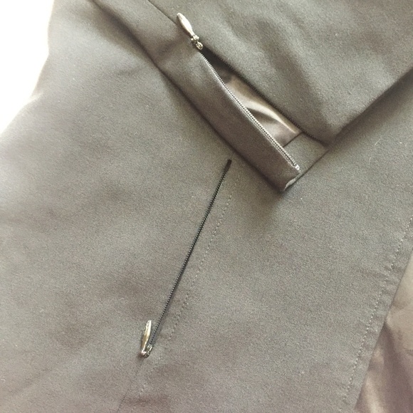 CLASSIQUES ENTIER Petite Black Blazer 6P EUC - Picture 5 of 8